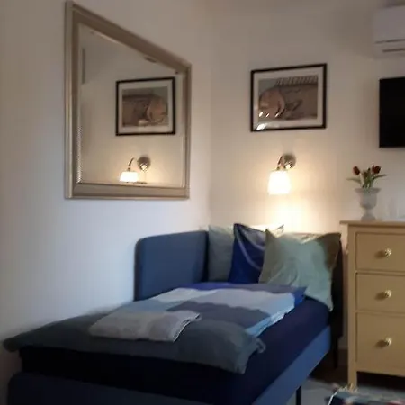 Fueloep Apartmanhaz * באלאטונספזד