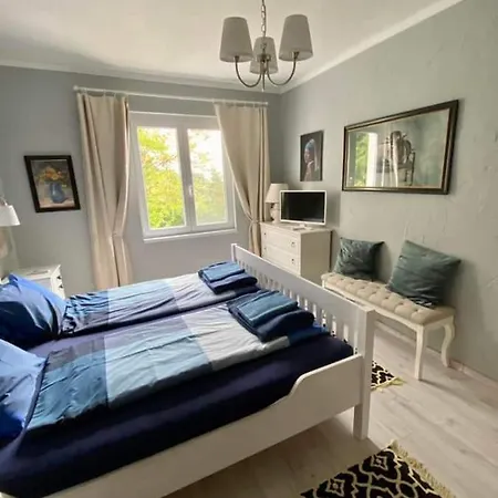Fueloep Apartmanhaz דירה באלאטונספזד