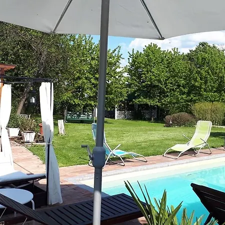 Fueloep Apartmanhaz Lägenhet