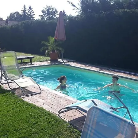 Fueloep Apartmanhaz Lägenhet *