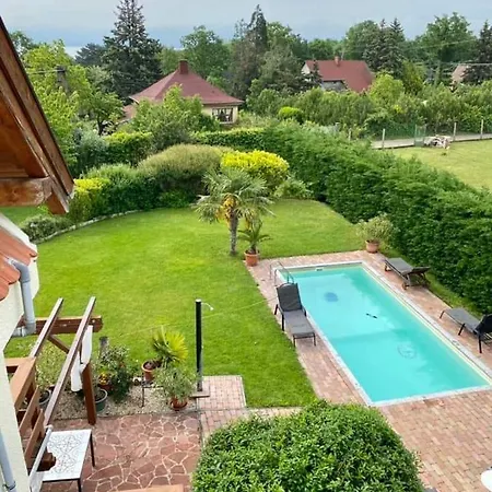 Fueloep Apartmanhaz *