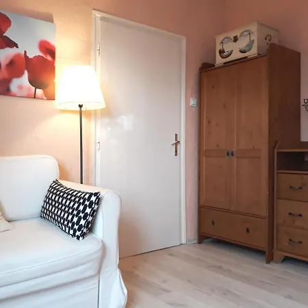 Lägenhet Fueloep Apartmanhaz Balatonszepezd