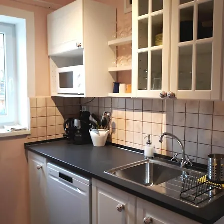 Lägenhet Fueloep Apartmanhaz Balatonszepezd