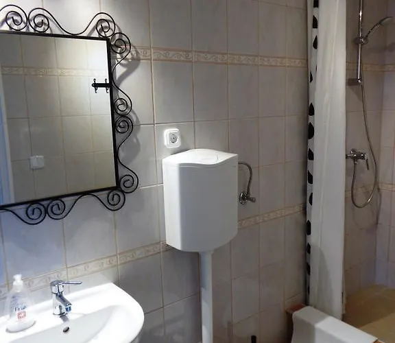 Fueloep Apartmanhaz 아파트 *